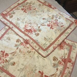 Pair of st/qu size shams (21”x27”)
Gorgeous pink trim. Cream with roses & leaves